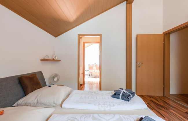 Modern Holiday Home in Pinsdorf With Garden - Photo 4