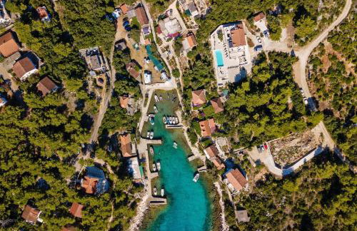 HOLIDAY HVAR lux - Photo 25