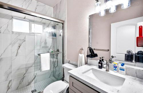 Cozy 3BR Backhouse and Near DTLA & Shops - Foto 14