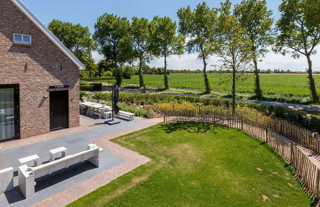 Family Home in Zeeland Near Oranjezon Beach - Photo 4