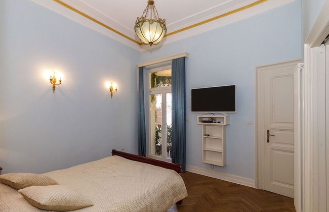 Filip Palace Luxurious Apartment - Photo 12