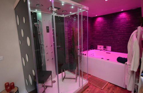 SPA privatif Love room, Le Hammam et Bulles, chez Nuits Chartraines - Foto 16