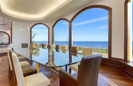 Bay Estate Luxe Waterfront Home w/ Private Pier, Main+guest House, Bay Views - Foto 4