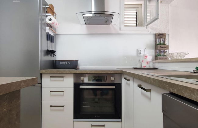 Hillside Villa in Trogir With Pool, Terrace, and Stunning City View - Foto 14