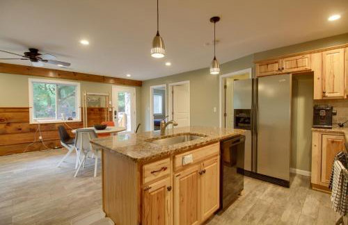 Cozy Goode Cabin with Deck about 17 Mi to Lynchburg - Foto 12