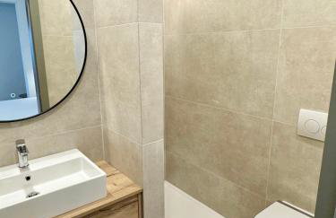 LUX Apartments - Photo 37