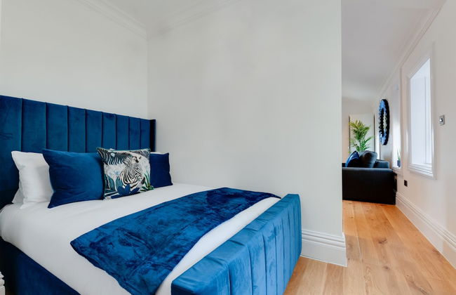 80 by Elite - Photo 17