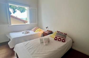 Vista dos sonhos na beira do mar de Angra com pier - Foto 46