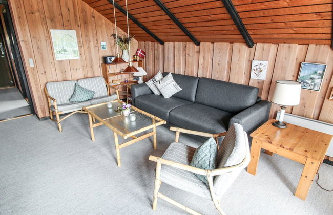 2 bedroom House in Sønderho - Photo 4