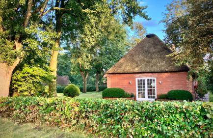 Thatched Home With Large Garden Near North Sea - Foto 19