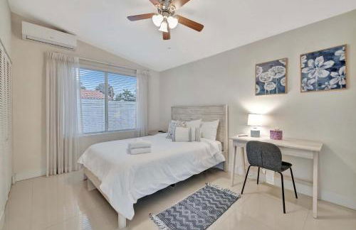 Waterfront Oasis w/ Enclosed Pool! - Foto 51