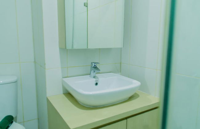 Comfortable and Simply Studio Apartment at Tamansari Skylounge - Foto 13