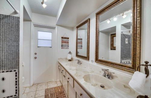 Centrally Located Merritt Island Home Pool, Porch - Foto 15