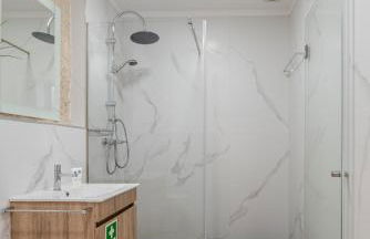 Authentic Studio with Terrace by HostWise - Foto 35