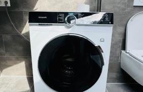 Charming Attic Retreat with Sloped Roof - Foto 8