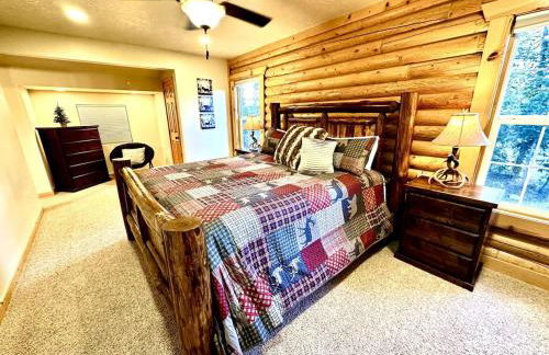 Backwoods Bonanza - Big Cabin With Hot Tub! - Foto 32