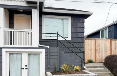 Gorgeous Move in Ready 2 BR Duplex - Photo 6