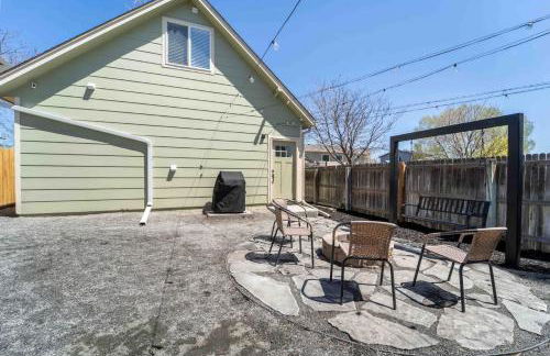 Morrison Getaway - 2BR House BBQ Free Parking - Foto 27