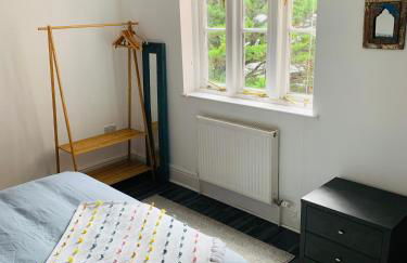 Glastonbury town centre modern apartment - Photo 15