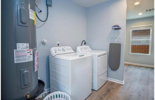 Spacious Delightful 4 BR/ 3 BA Close to Downtown - Foto 24