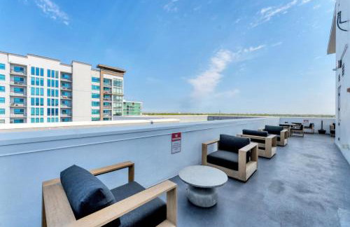 Modern 3 bedroom condo in downtown w free parking - Foto 41