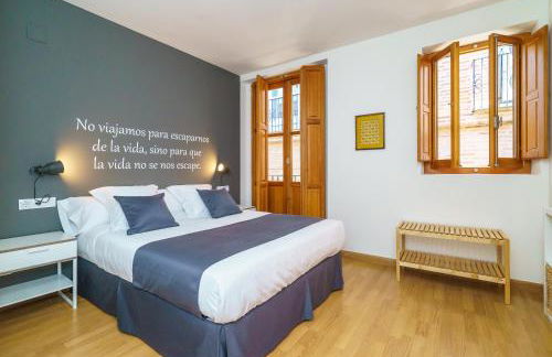 Valencia Home - Photo 33