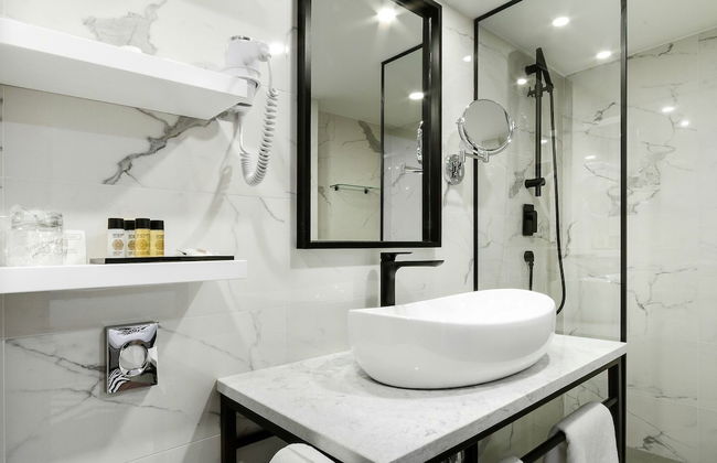 DeZign Apartments - Photo 39