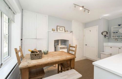 Wonderful thatched cottage in the New Forest National Park - Photo 23