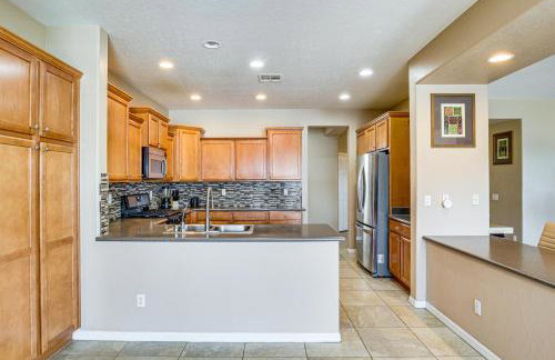 Golf, Work and Explore Las Vegas Gem with Pool Access - Foto 4