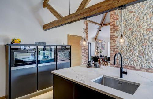 Hall Farm Barn by Winterton Cottages - Photo 9