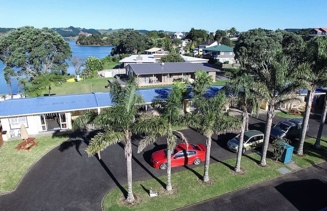 Raglan Palm Beach Motel - Photo 68