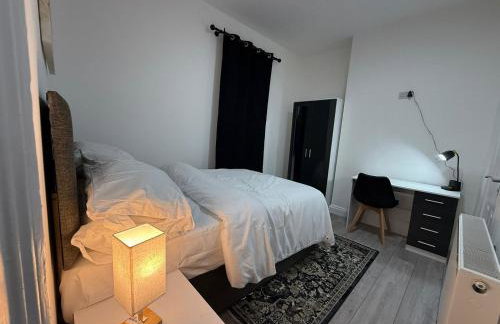 Cosy Six Bedroom House in Bedford Town - Foto 32