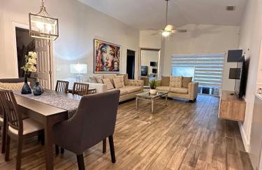 Beautiful 5BR home near Disney with private pool, large yard & BBQ - Foto 6