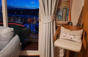 Marina View, South Facing Balcony Sunny Apartment - Foto 7