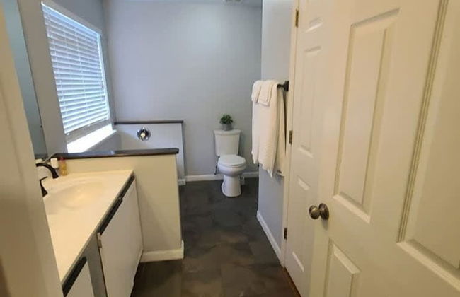 Remodeled and Inviting Free EV Charging Station Level 2 - Photo 65