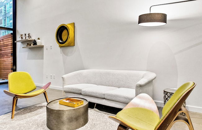 Posh Lofty Pad in Central Redmond - Photo 7