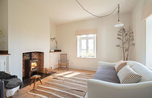 East Cottage by Bloom Stays - Photo 2