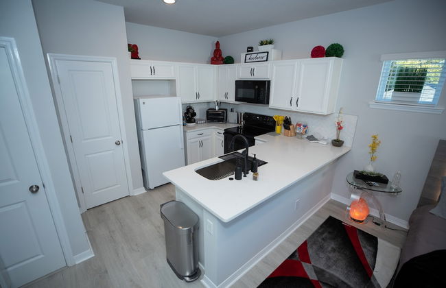 Pet Friendly Modern Zen Studio Retreat W/ Hot Tub! Home by RedAwning - Foto 13