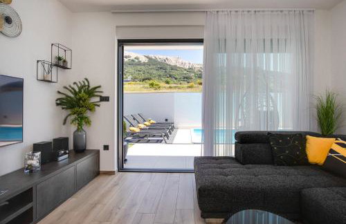 Villa Supernus II with Heated Pool - Photo 18