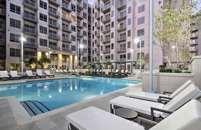 Global Luxury Suites Midtown Atlanta - Photo 20