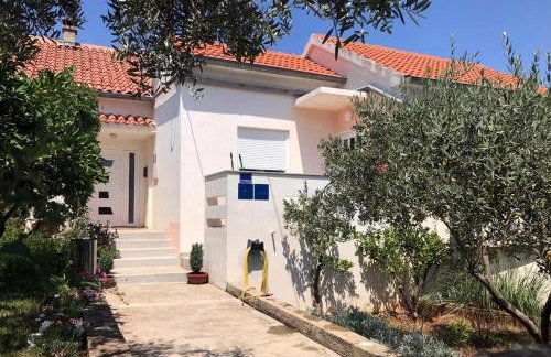 Apartments by the sea Lukoran (Ugljan) - 836 - Foto 1