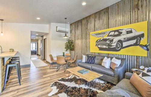 Modern Townhome with Deck - half Mi to Elkhart Lake! - Foto 1