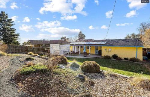 Sunny Beach House of Olde Town Arvada - Foto 8