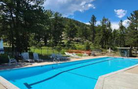 Cozy Mountain Home with Great Views, Deck & WiFi - Photo 5