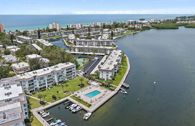 Serenity On Sutton 2 Bedroom Townhouse by RedAwning - Foto 47