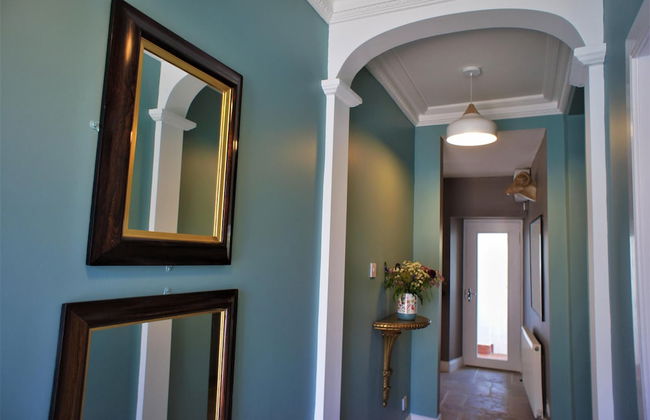 Fantastic 2 Bedroom, Spacious and Great Location! - Photo 17