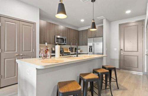 Cozysuites PHX RORO Gym Pool Pets Parking #13 - Photo 15