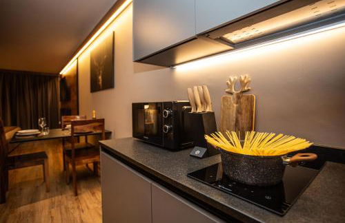 WHISPERING PINES LODGE Mountain view apartment with ski-in access - Foto 35