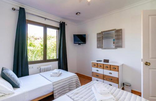 Casa Honiol, private and spacious villa with sea views - Foto 16