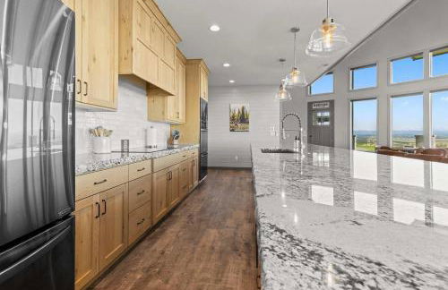 West Cabin- Yellowstone Family Retreat- Sled Hill - Foto 26